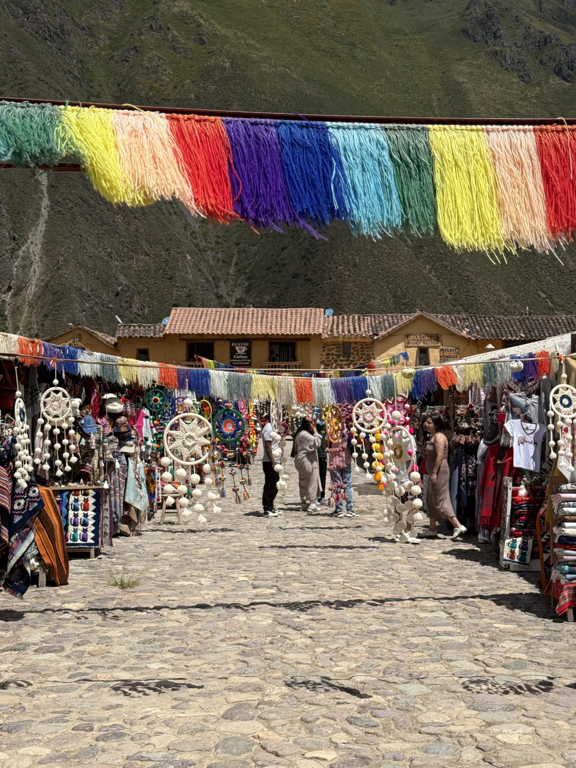 Ollantaytambo Vendors Again